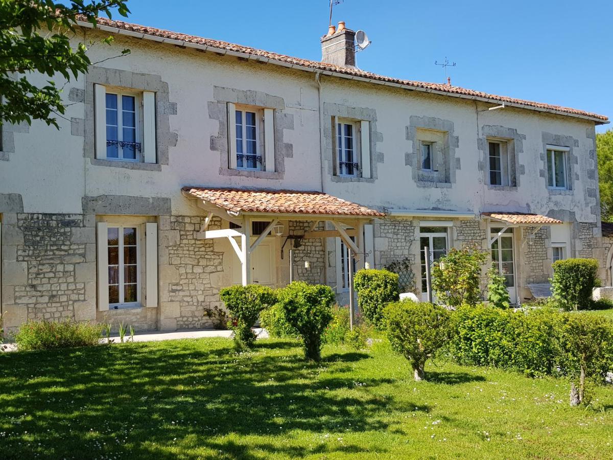 Domaine De Pelouaille - Chambre D'Hotes Сен-Жан-д'Анжелі Екстер'єр фото